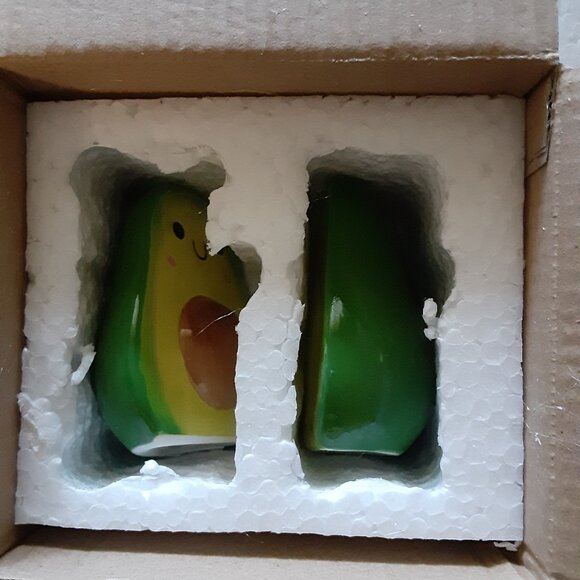 Streamline Avocado Salt & Pepper Ceramic Shaker Set - Picture 4 of 6